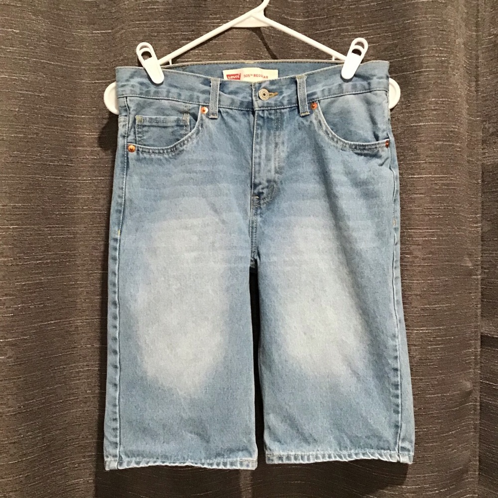 Levi’s 505 Regular Lightwash Boys Shorts. Size 16